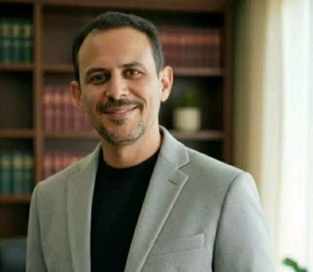 الشاعر أيمن شوقي يكتب علي عالم الفن والأدب . حياتي دي مدرسة